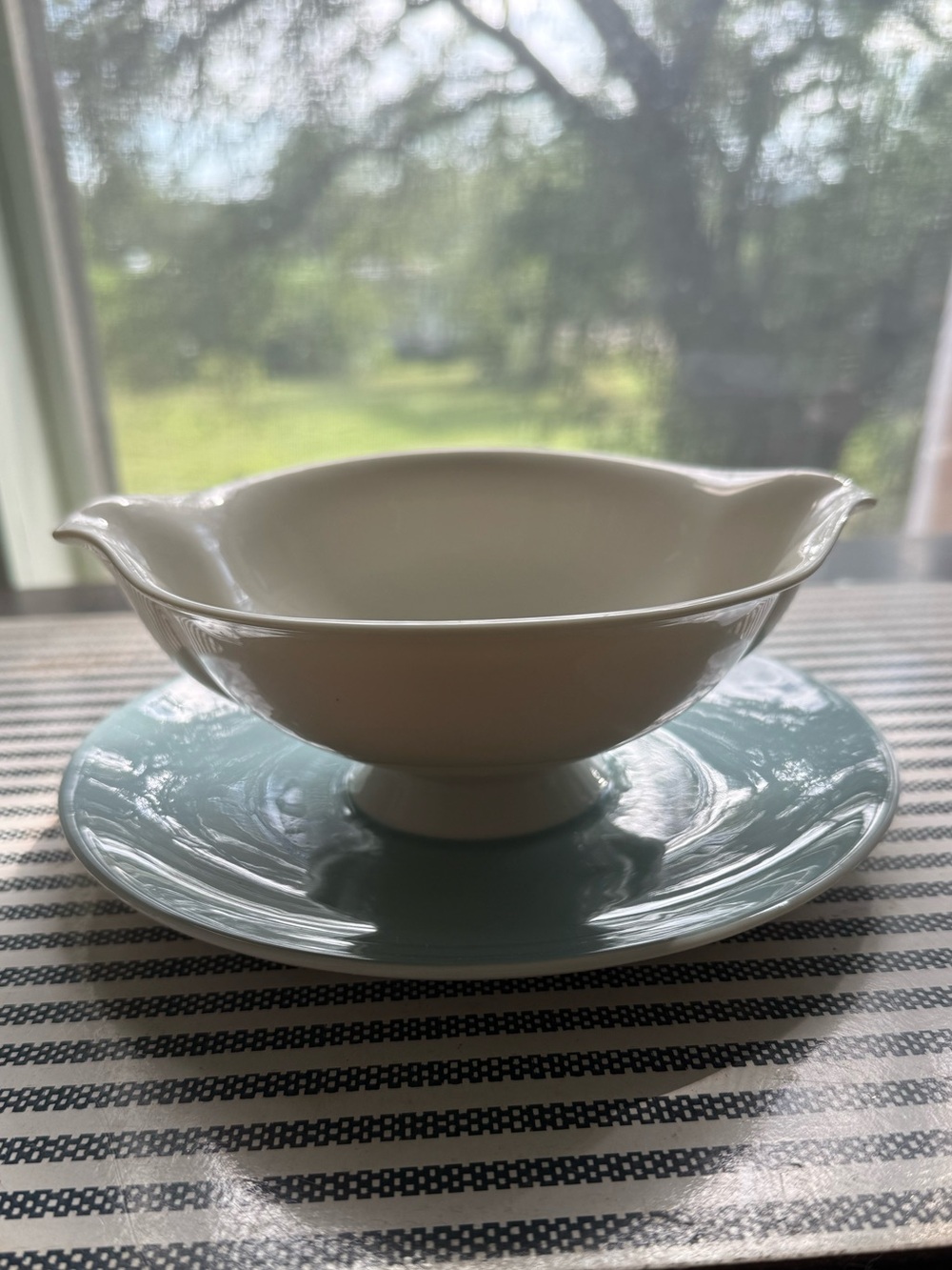 Vintage Syracuse China Gravy Boat in White & Blue - Home Dining